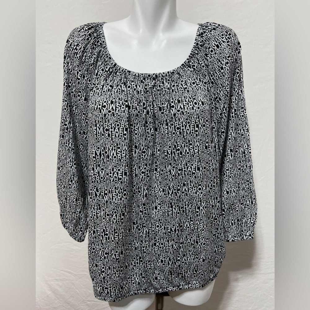 ❗️SOLD❗️Michael Kors Logo 3/4 sleeve top